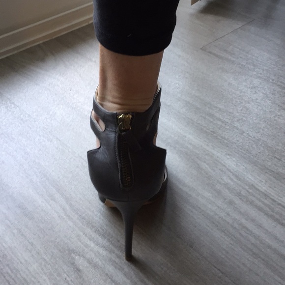 Slate colored Alyssa heels - Picture 8 of 8